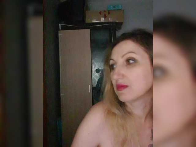 Nushka1939 live cam on BongaCams