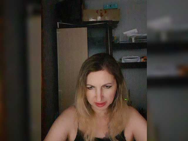 Nushka1939 live cam on BongaCams