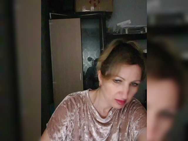 Nushka1939 live cam on BongaCams