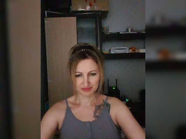 Nushka1939 live cam