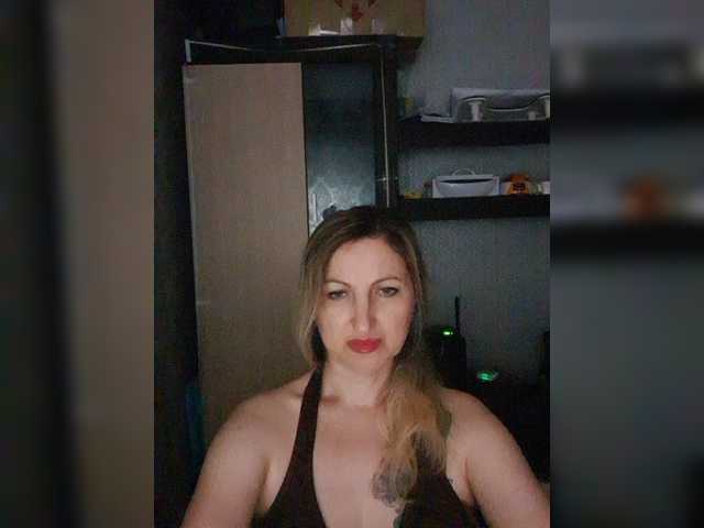 Nushka1939 live cam on BongaCams