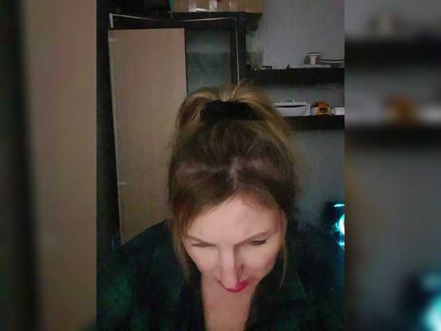 Nushka1939 live cam on BongaCams