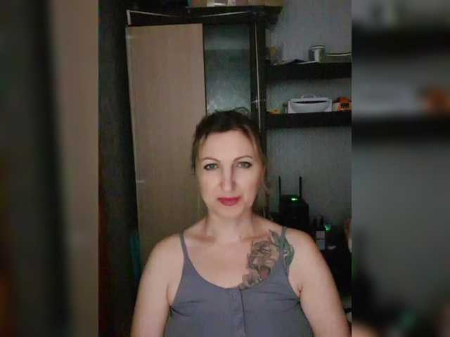 Nushka1939 live cam on BongaCams
