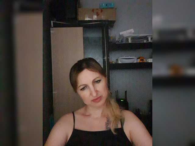 Nushka1939 live cam on BongaCams
