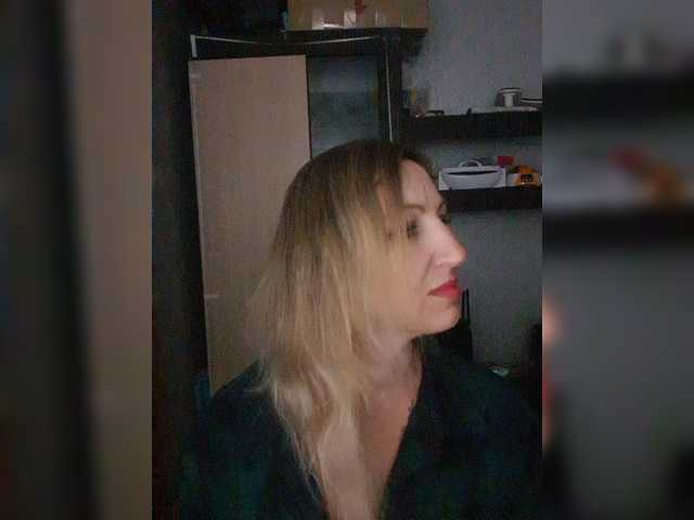 Nushka1939 live cam on BongaCams
