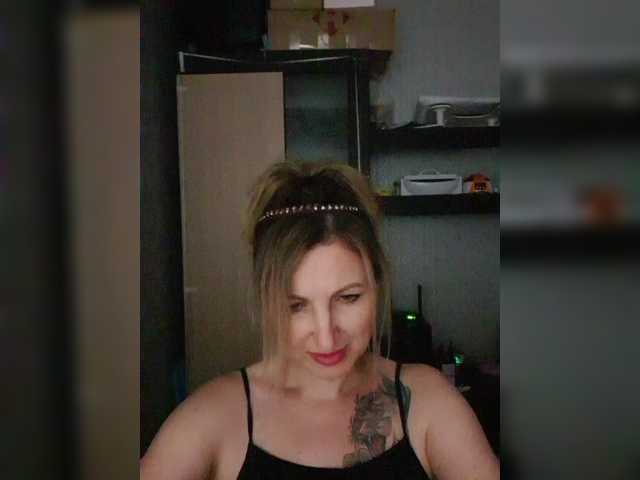 Nushka1939 live cam on BongaCams