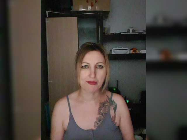 Nushka1939 live cam on BongaCams