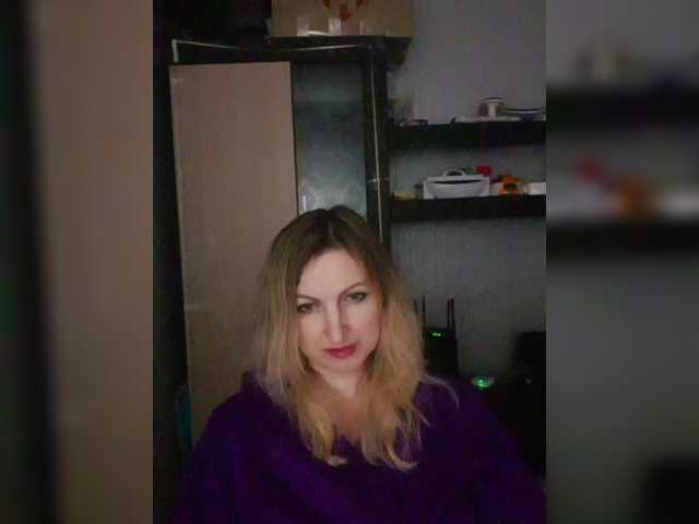 Nushka1939 live cam on BongaCams