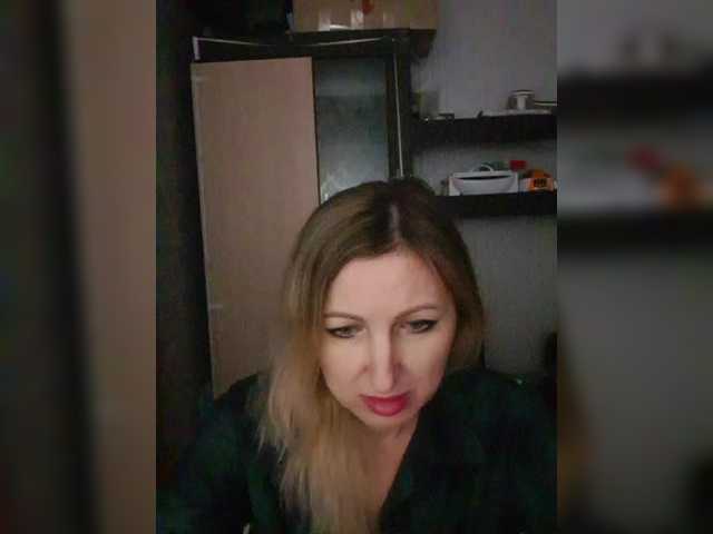 Nushka1939 live cam on BongaCams