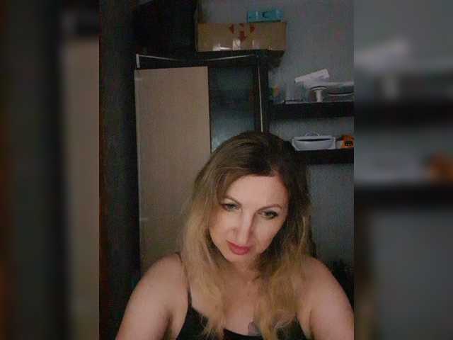 Nushka1939 live cam on BongaCams