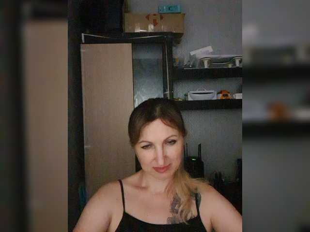 Nushka1939 live cam on BongaCams