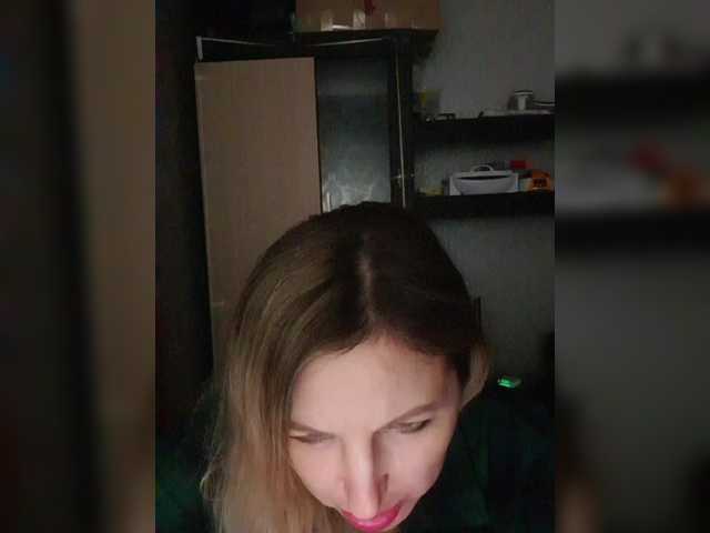 Nushka1939 live cam on BongaCams