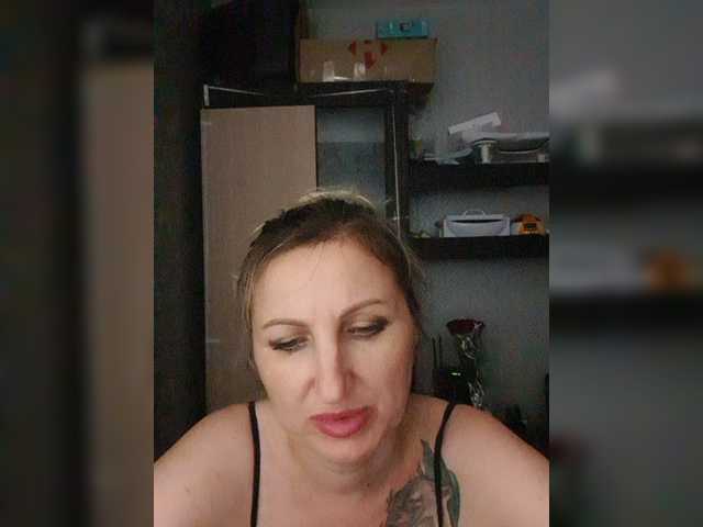 Nushka1939 live cam on BongaCams
