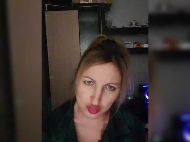 Nushka1939 live cam on BongaCams