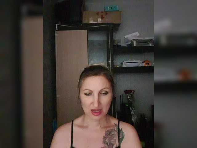 Nushka1939 live cam on BongaCams