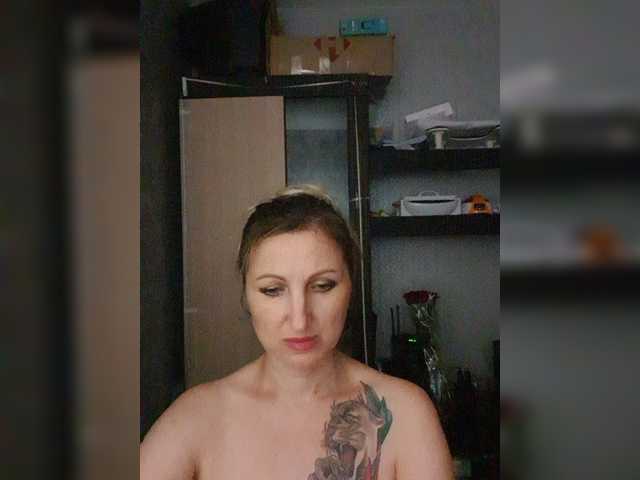 Nushka1939 live cam on BongaCams