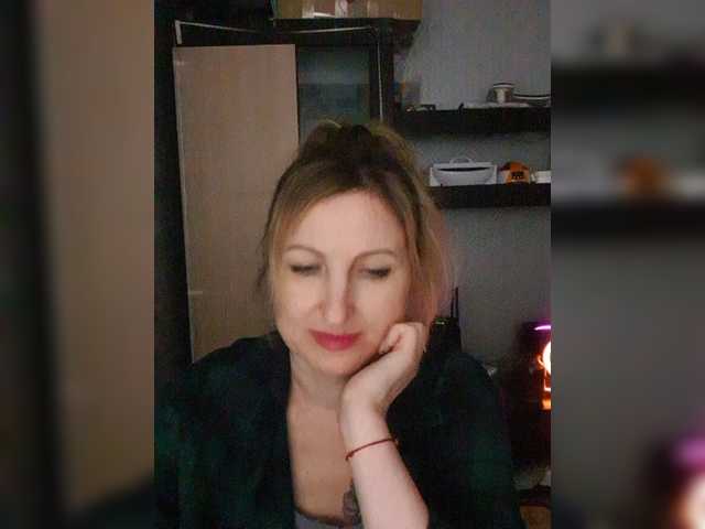 Nushka1939 live cam on BongaCams