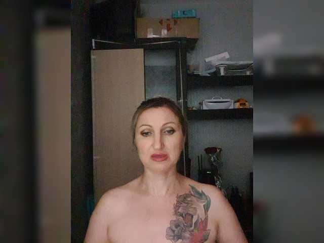 Nushka1939 live cam on BongaCams