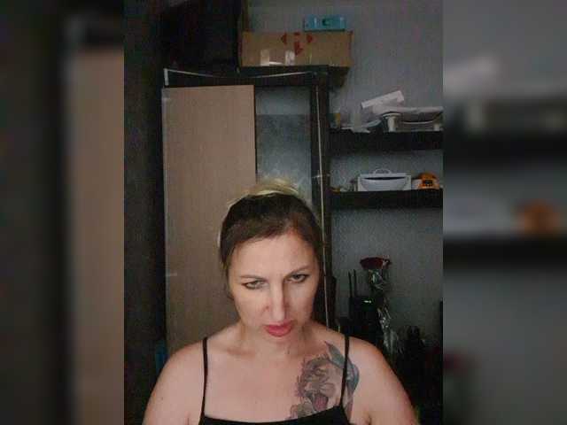 Nushka1939 live cam on BongaCams