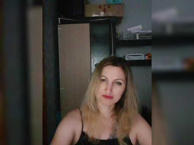 Nushka1939 live cam on BongaCams