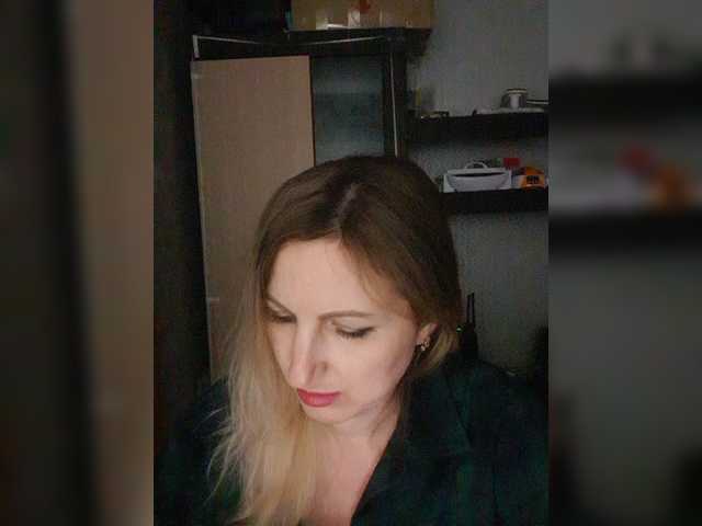 Nushka1939 live cam on BongaCams