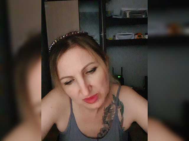 Nushka1939 live cam on BongaCams