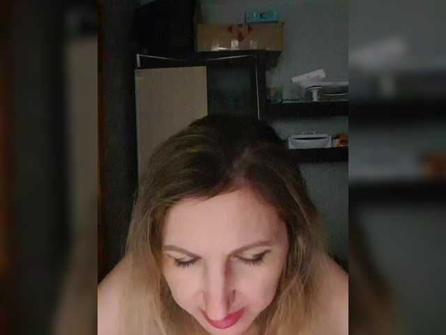Nushka1939 live cam on BongaCams