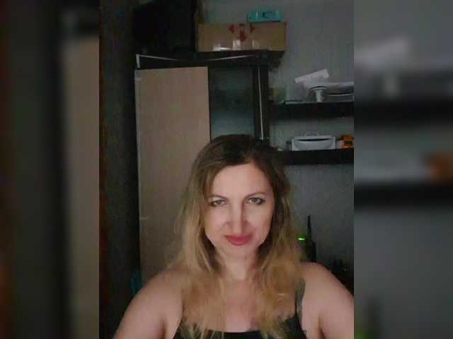 Nushka1939 live cam on BongaCams