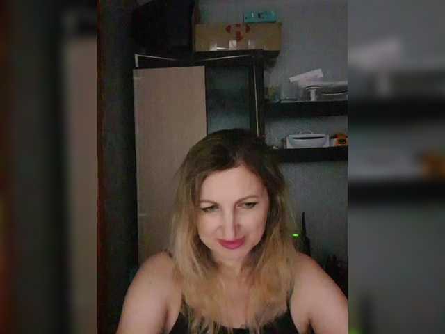 Nushka1939 live cam on BongaCams