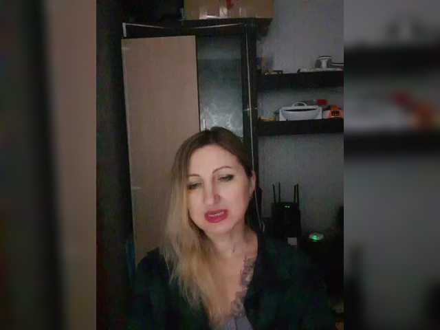 Nushka1939 live cam on BongaCams