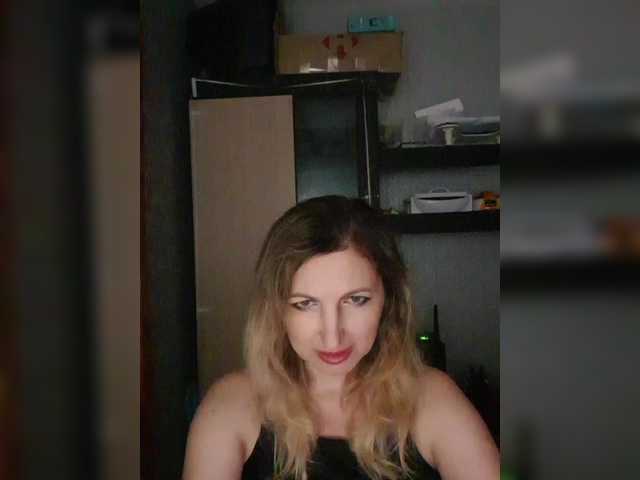 Nushka1939 live cam on BongaCams