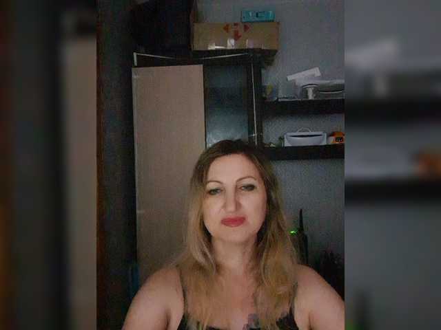 Nushka1939 live cam on BongaCams