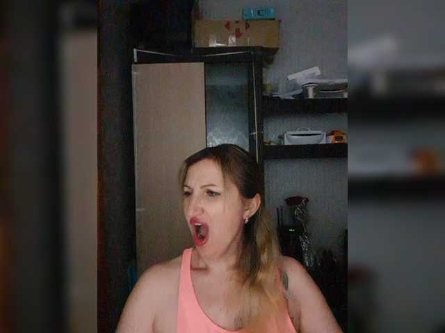 Nushka1939 live cam on BongaCams