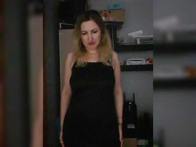Nushka1939 live cam on BongaCams