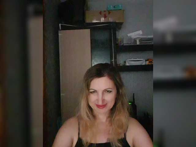 Nushka1939 live cam on BongaCams