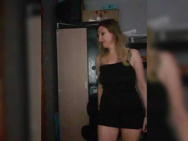 Nushka1939 live cam on BongaCams