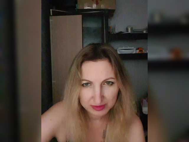 Nushka1939 live cam