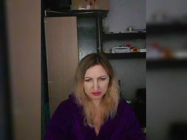 Nushka1939 live cam on BongaCams