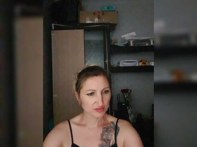 Nushka1939 live cam on BongaCams