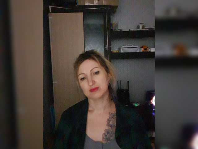 Nushka1939 live cam on BongaCams