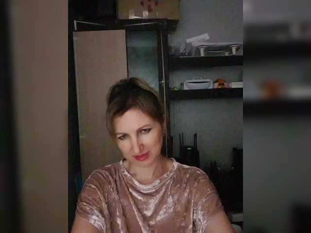Nushka1939 live cam on BongaCams