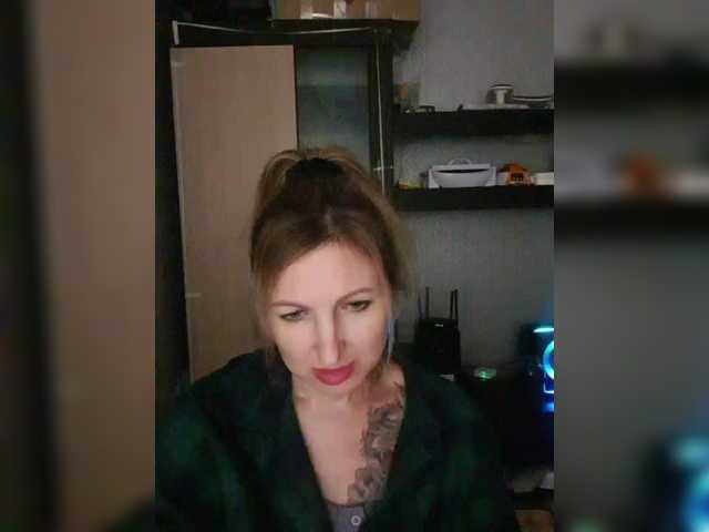 Nushka1939 live cam on BongaCams