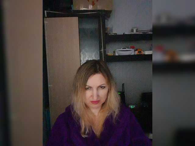 Nushka1939 live cam on BongaCams