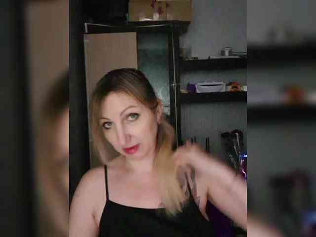 Nushka1984 webcam