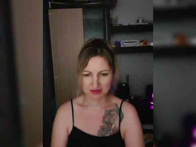 Nushka1984 webcam
