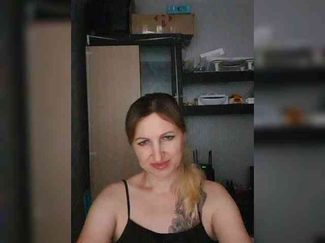 Nushka1984 webcam