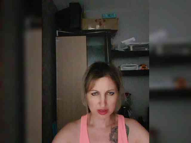 Nushka1984 webcam