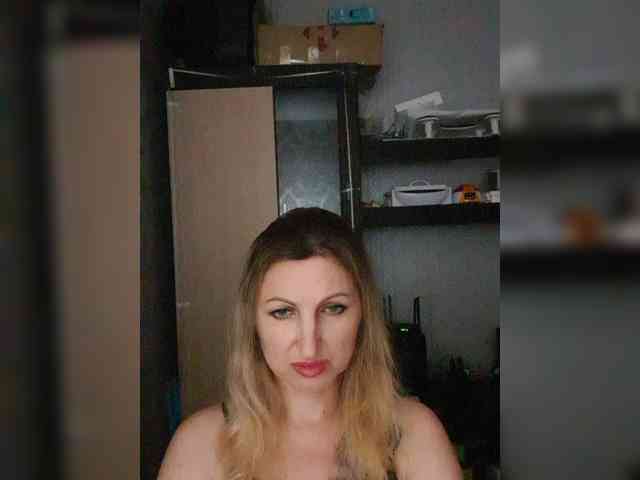 Nushka1984 webcam