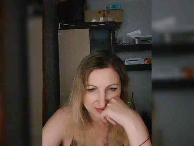 Nushka1984 webcam
