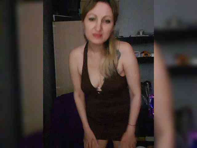 Nushka1984 webcam